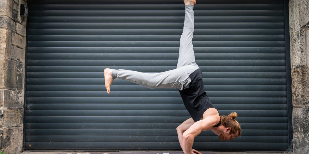 Why Mens Yoga Tops Keep Riding Up and How Inversion Tech Solves It