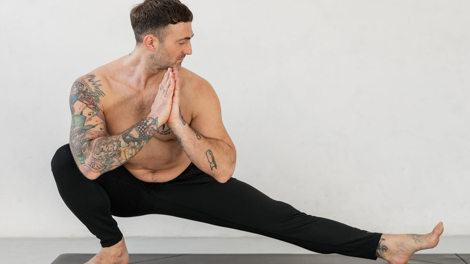 The Best Men's Yoga Pants: Complete Guide 2026