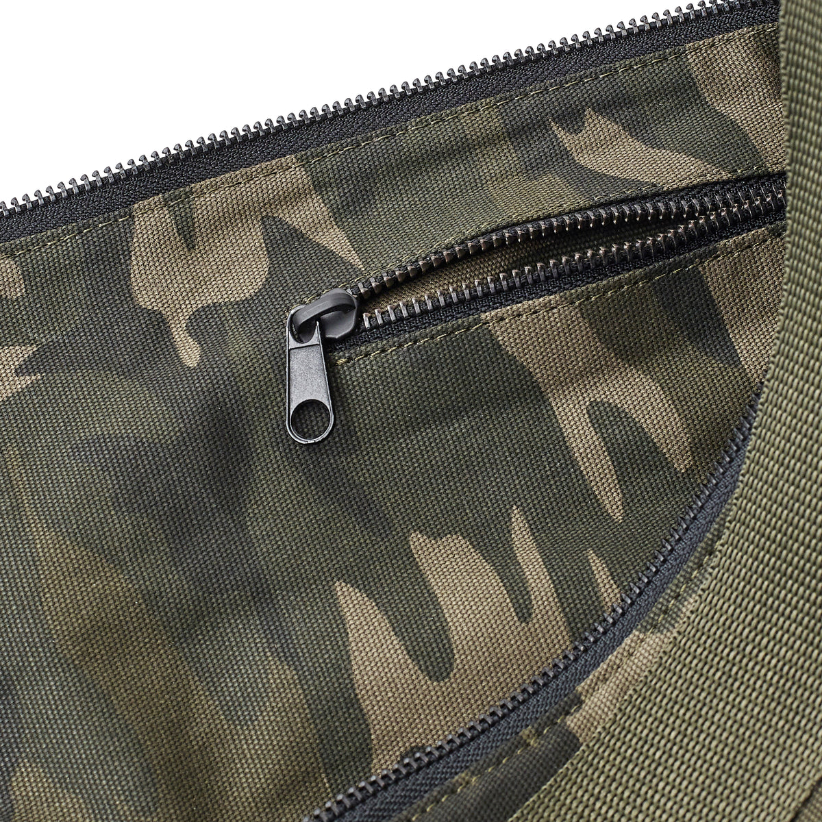 zip pocket feature of warrior addicts  yoga mat bag
